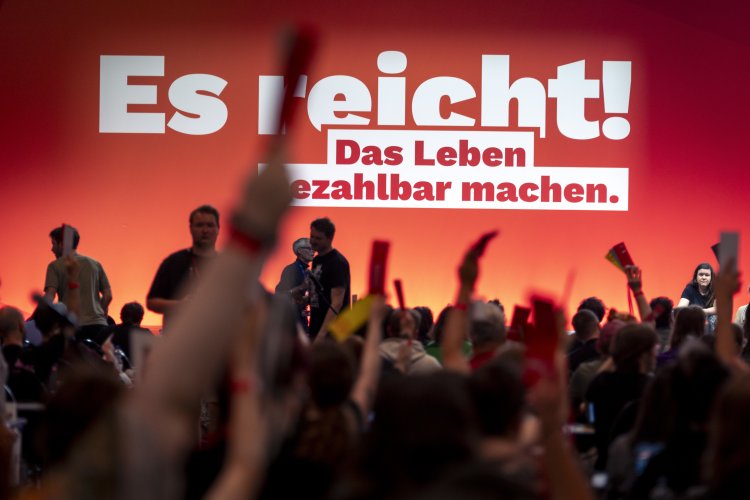 Parteitag Potsdam, Leitantrag,